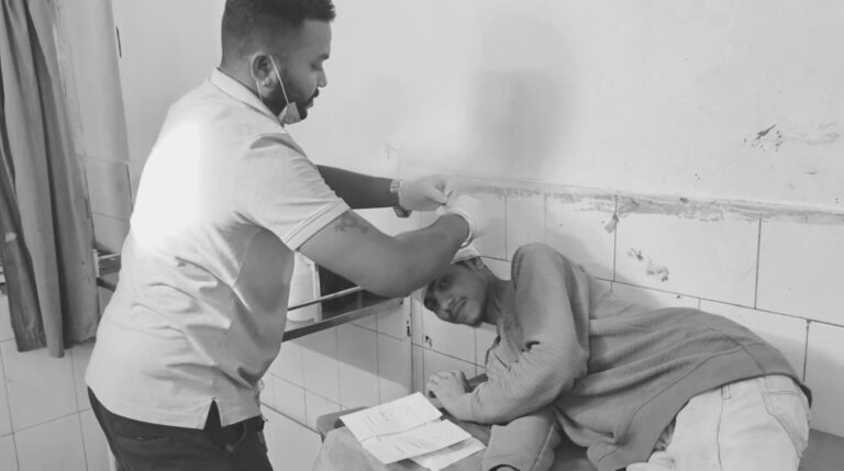 डूंगरपुर: व्यस्त तरुण सागर चौराहे पर सरेराह खूनी संघर्ष, बदमाशों ने युवक पर किया जानलेवा हमला