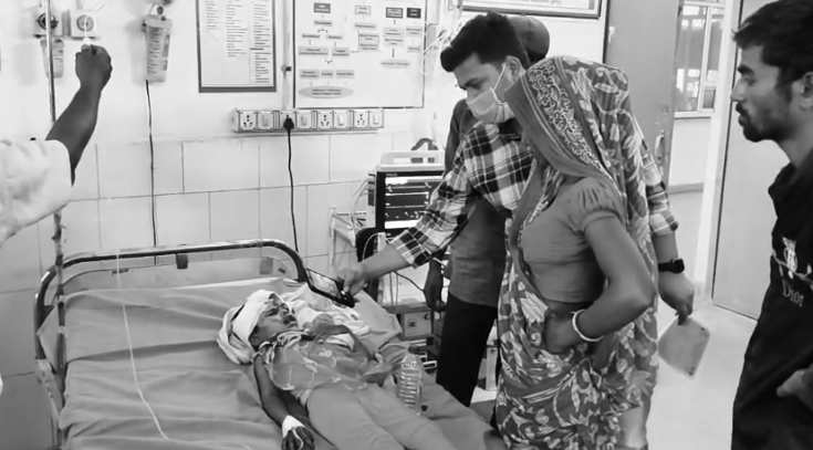 डूंगरपुर: घर के आंगन में खेल रही 3 वर्षीय मासूम पर आवारा कुत्ते का हमला, गंभीर हालत में जिला अस्पताल भर्ती